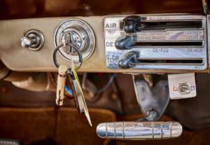 alt="Dash and keys of 1953 Chevy Bel Air"