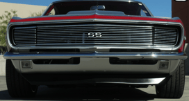 alt="front grill of Camaro SS"